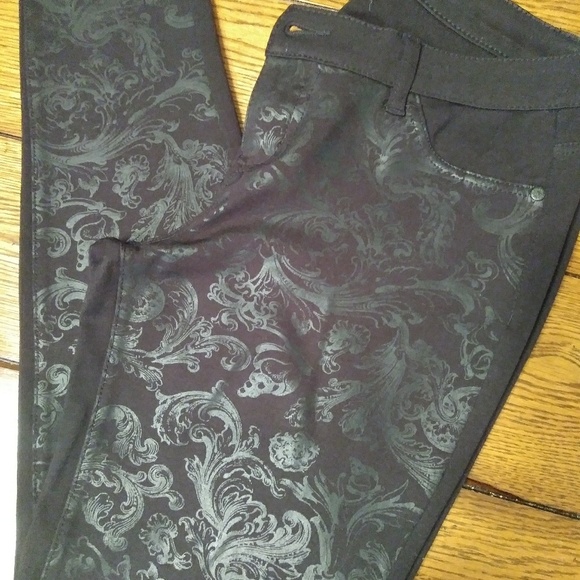 Practically New, Excellent condition black skinny - Picture 6 of 6